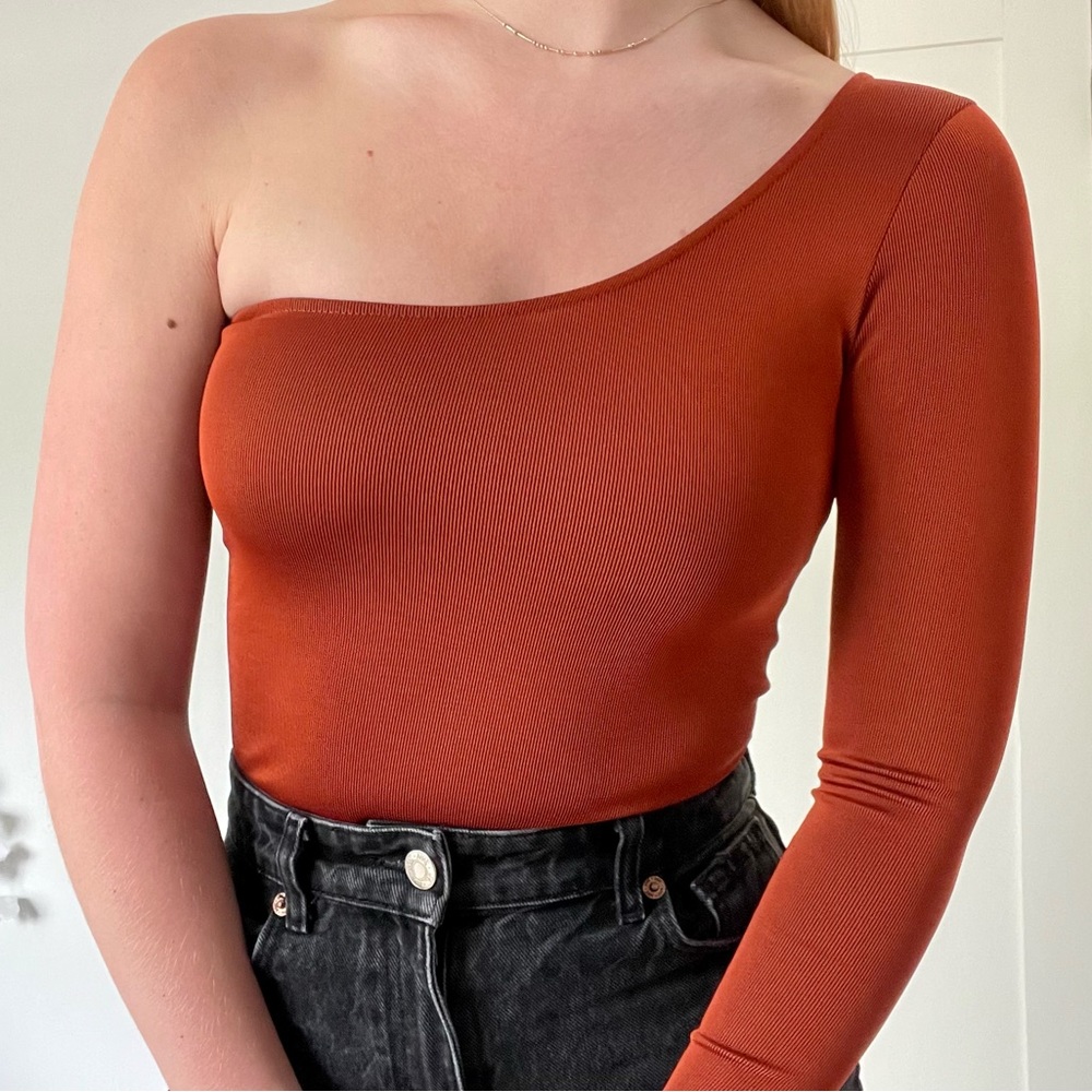 One Sleeve Going Out Bodysuit